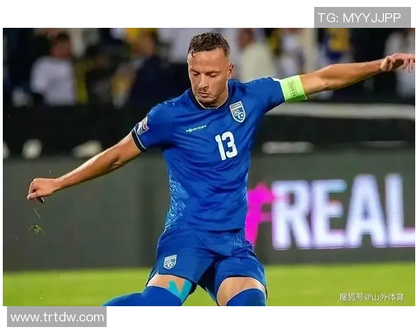 哪个足球明星在场上最喜欢担任中锋角色并展现出色的进攻能力 哪个足球明星在场上最喜欢担任中锋角色并展现出色的进攻能力