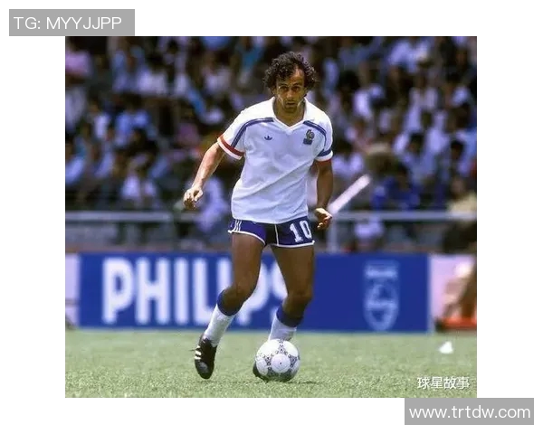 带帽子的足球明星们的风采与传奇故事揭秘